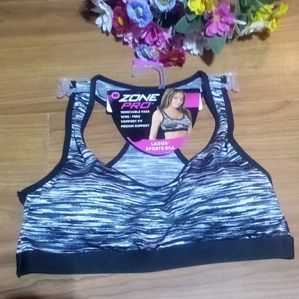 NWT!!"Zone Pro" ladies sports bra with removable pads